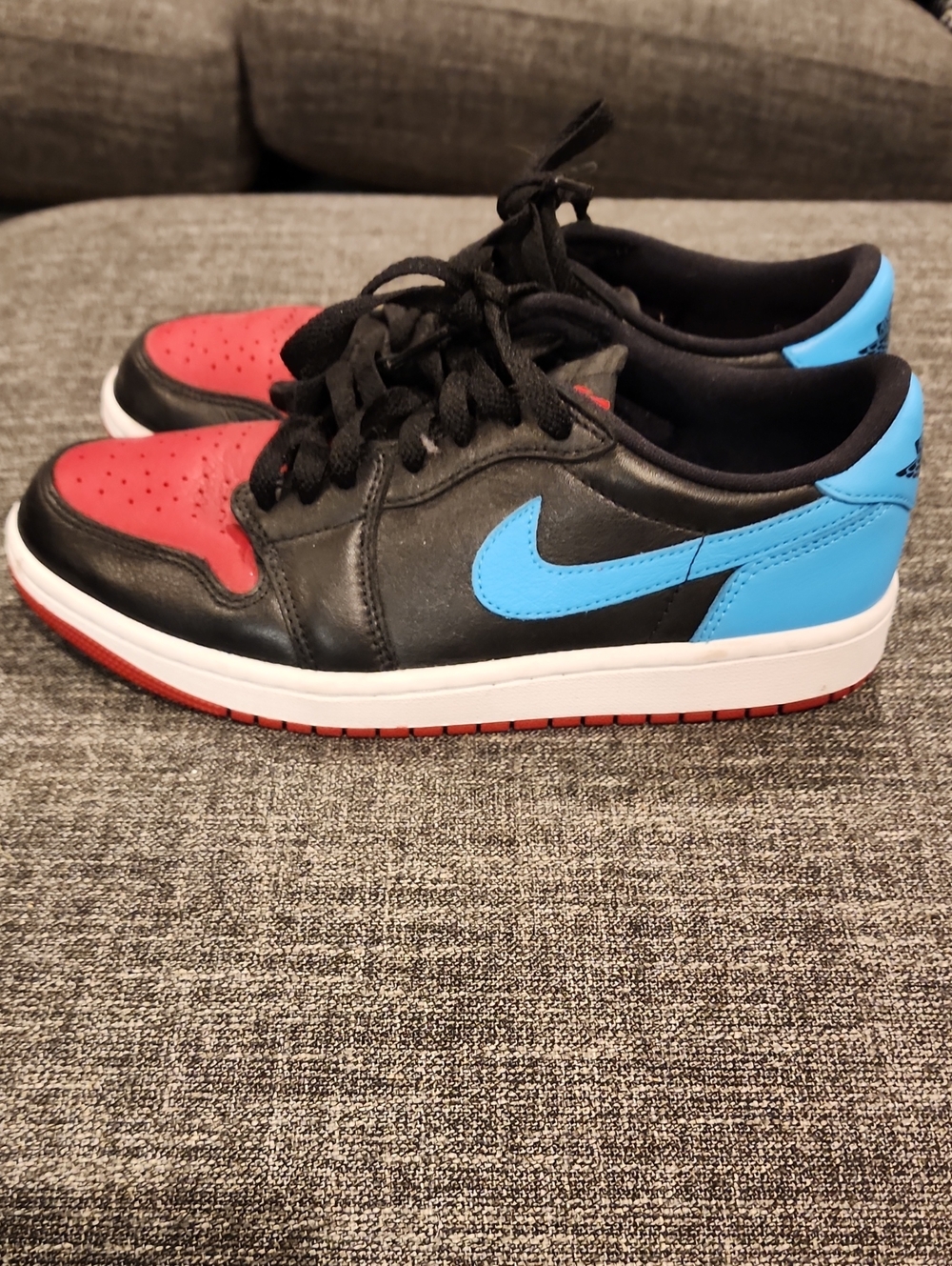 Nike Womens Air JORDANS Black/Red/Blue Low-Top Sneakers